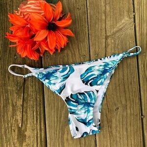 TROPICAL Leaf Bikini Bottoms Large Blue White
